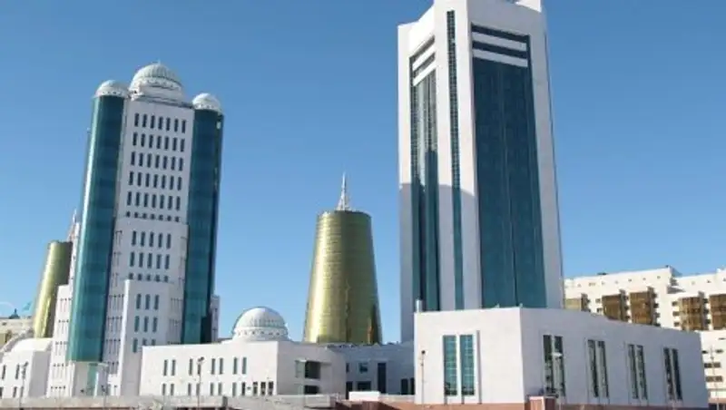 Прямая трансляция правительственного часа в Мажилисе Парламента РК