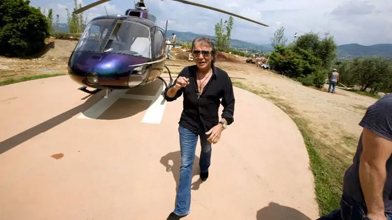 82-летний модельер Роберто Кавалли стал отцом в шестой раз