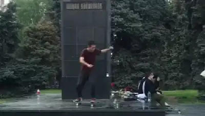 алматы, памятники, дети-вандалы, видео, полиция, комментарий, фото - Новости Zakon.kz от 05.05.2022 11:58