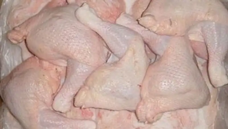 Пограничники задержали несколько тонн контрабандного мяса птицы и лома черного металла