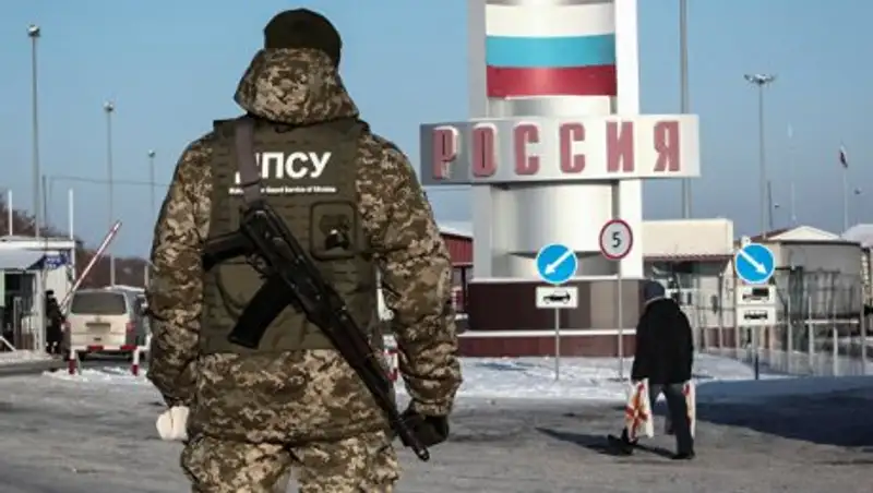 Украина ограничила въезд мужчинам из России