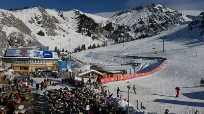 полицейские вызволили из оврага мужчину, фото - Новости Zakon.kz от 02.02.2023 19:18