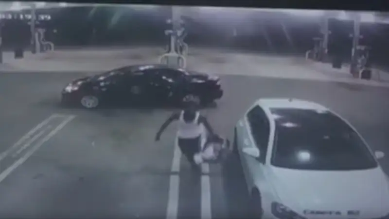 Вор угнал машину, но вернул ребенка