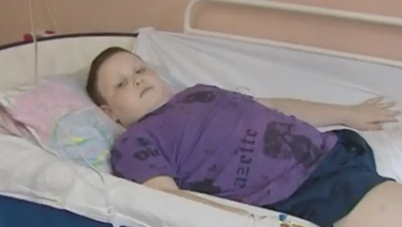 Миллион тенге морального ущерба получит семья мальчика, которому автобус переехал ноги