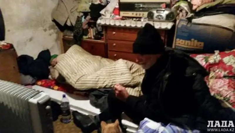 Пожилая женщина, жившая во времянке в Мунайлинском районе, скончалась в больнице