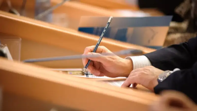 В Cенате раскритиковали частые поправки в законы со стороны разработчиков