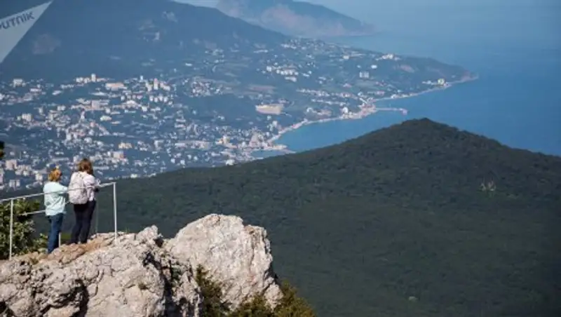 Туристку из Казахстана эвакуировали с горы в Крыму