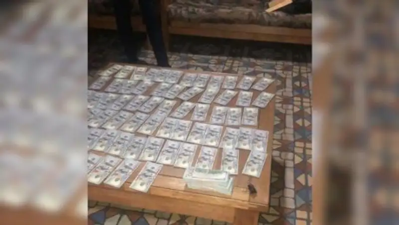 В Алматы шестерых полицейских поймали на взятке почти в 25 тысяч долларов