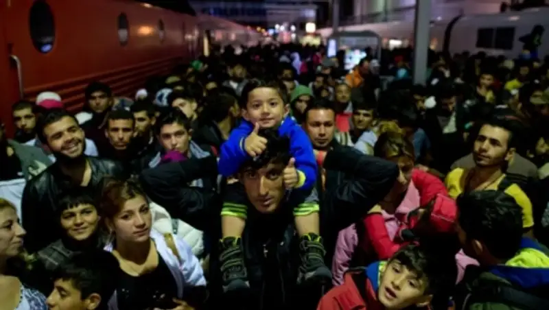 Глава МВД Германии допустил закрытие границ для беженцев 