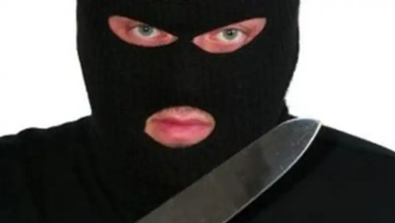 В Лисаковске продавец магазина со шваброй вышла против грабителя