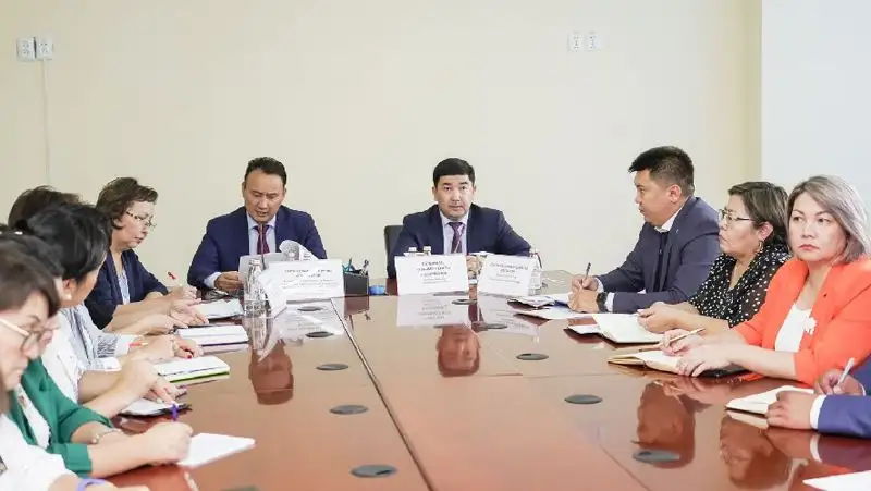 вопросы искоренения коррупции обсудили в акимате Алматинской области, фото - Новости Zakon.kz от 27.08.2022 12:55