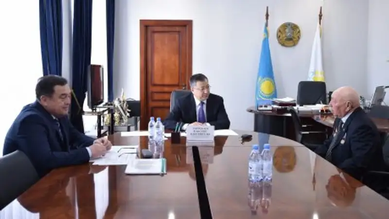 Аким ЮКО провел прием граждан в общественной приемной партии «Нур Отан»
