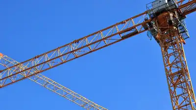 Стрела автокрана , фото - Новости Zakon.kz от 28.04.2022 17:00