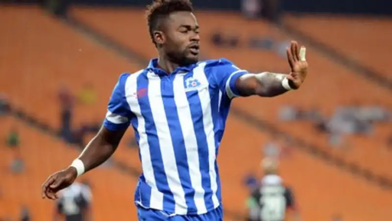 Футболист поблагодарил в прямом эфире жену и любовницу