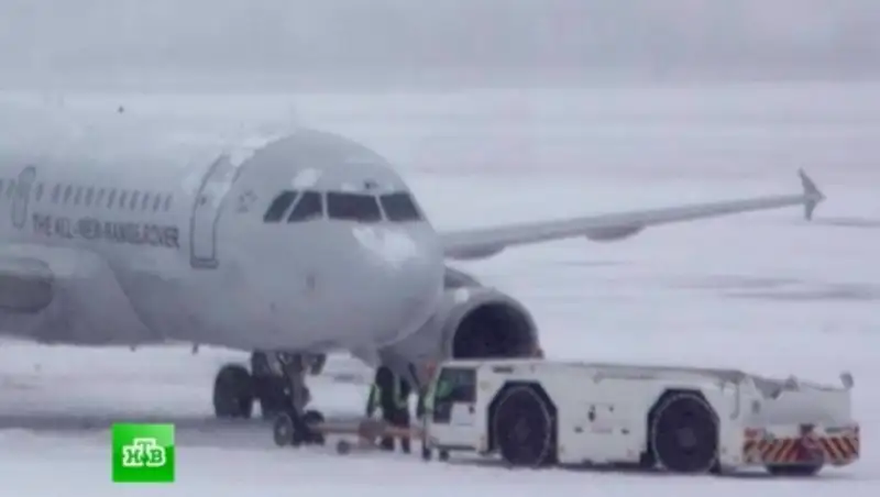 В США из-за снежной бури отменили более 1600 авиарейсов