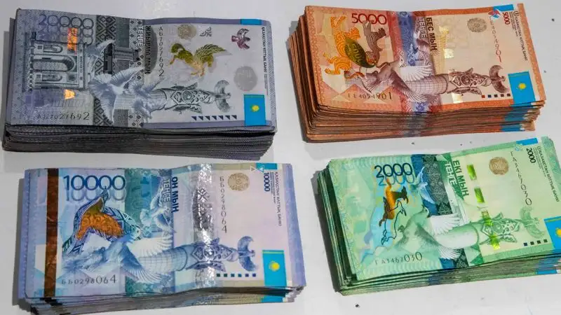 Тенге вытесняет лидеров с российской биржи