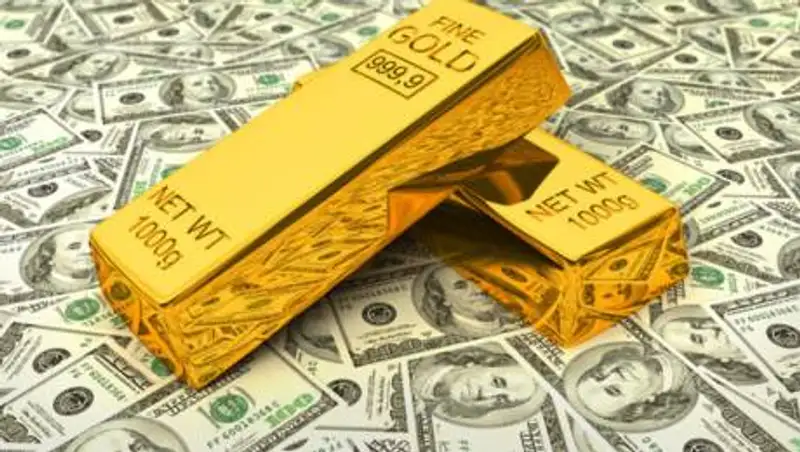 Международные резервы Нацбанка снизились почти на 4%