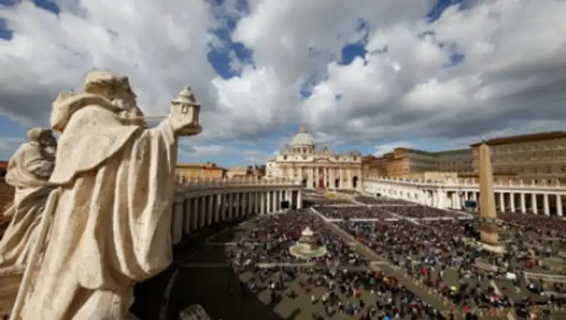 Священника из Ватикана арестовали за детскую порнографию