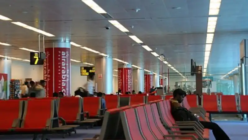 В МИР РК предложили три варианта вывоза застрявших в Шардже казахстанских туристов