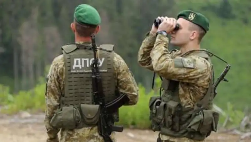 На границе с Россией у украинских пограничников отобрали оружие