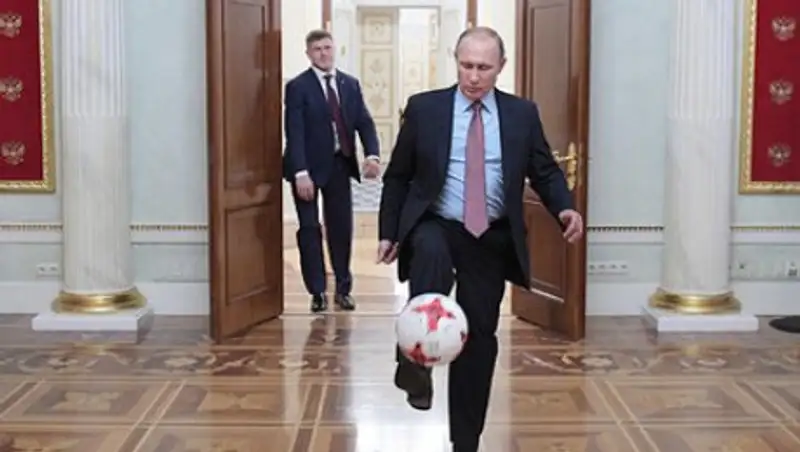 Путин отказался тренировать сборную России по футболу