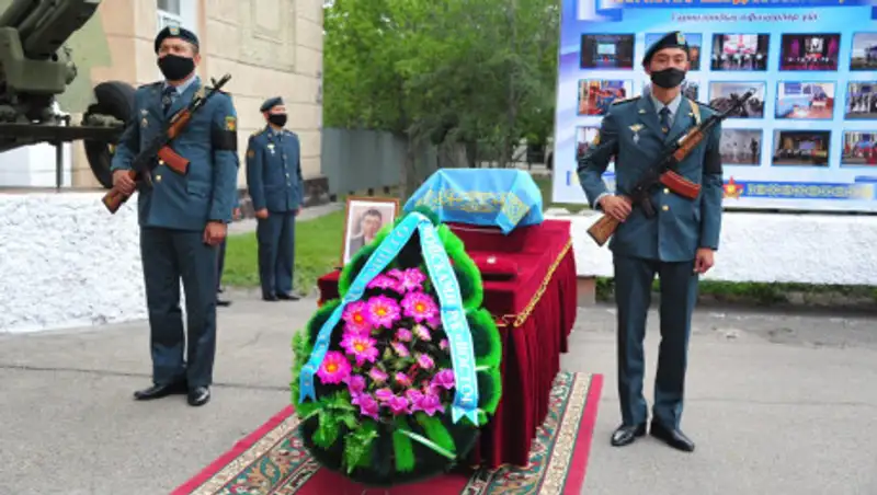 Останки погибшего в годы ВОВ под Смоленском казахского солдата перезахоронили на родине