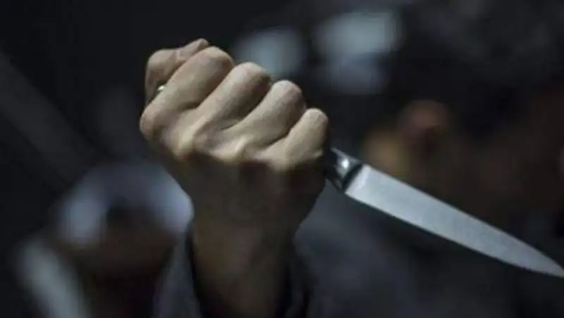 Пьяный житель Рудного отрубил голову знакомому