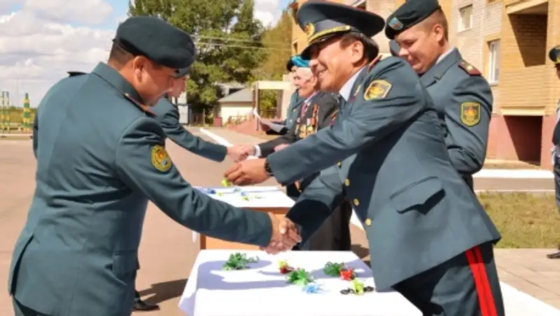 Ключи от новых квартир получили 25 семей казахстанских военнослужащих