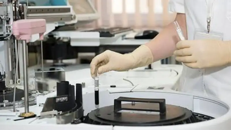 Почему исчезают антитела к коронавирусу, объяснил специалист