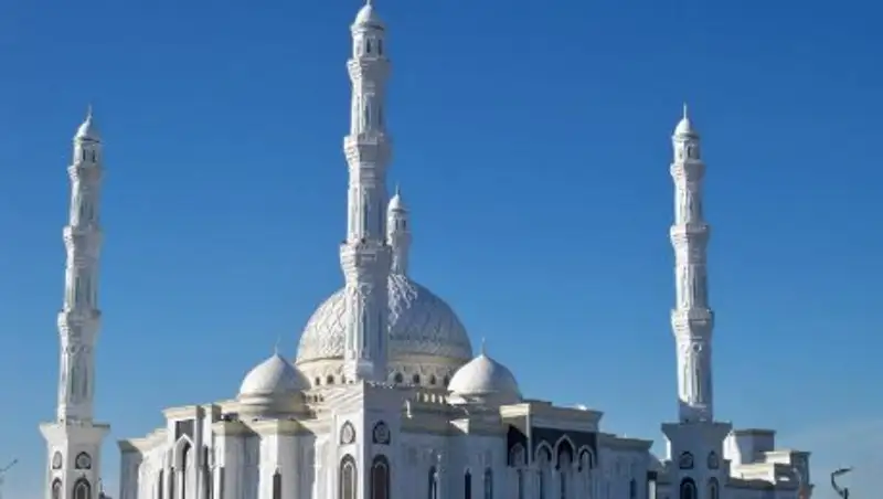 Казахстанцы отмечают Ораза-айт