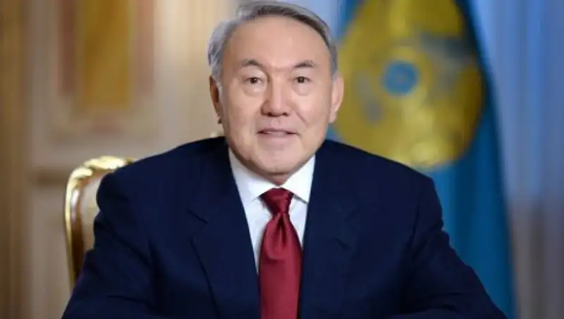 Назарбаев: Счастья долго не бывает