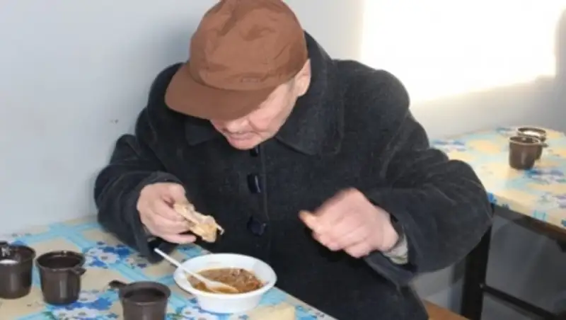 В Павлодаре вновь открыла свои двери столовая для бездомных