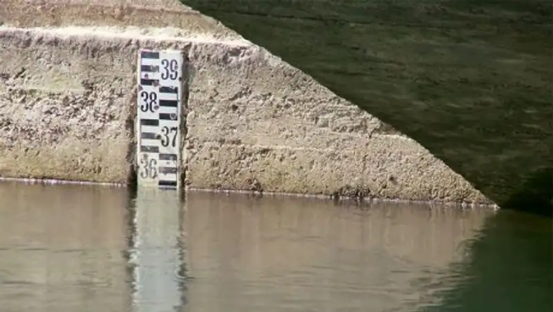 В ЗКО еще на одной реке вода поднялась до опасного уровня