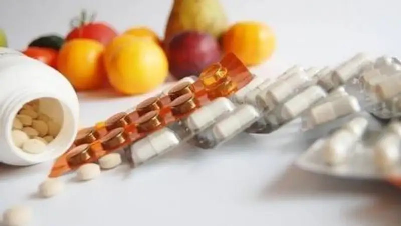 Названы витамины, которые способны защитить женщин от COVID-19