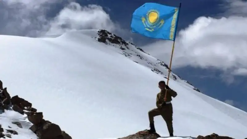 Военнослужащие ДДО Алматы подарили детям отдых на всё лето