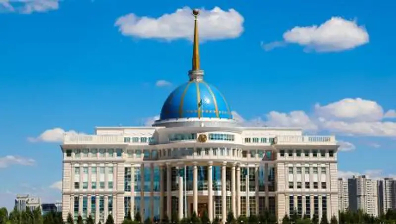 И.о президента Кыргызстана и Папа Римский поздравили казахстанцев