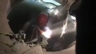 Женщина упала в открытый люк в Усть-Каменогорске, фото - Новости Zakon.kz от 10.08.2023 09:09