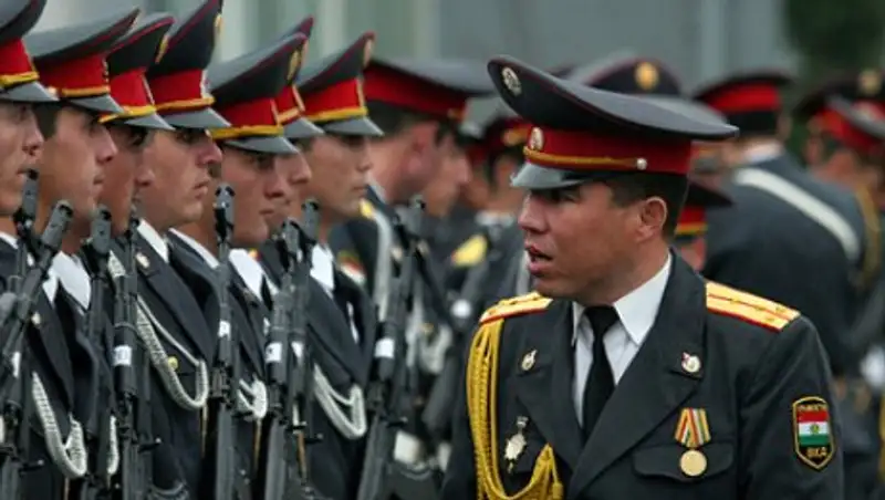 Десять таджикских милиционеров уволили из-за лишнего веса