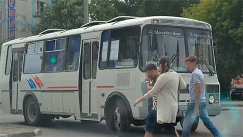 Двух пьяных водителей пассажирских автобусов задержали в СКО