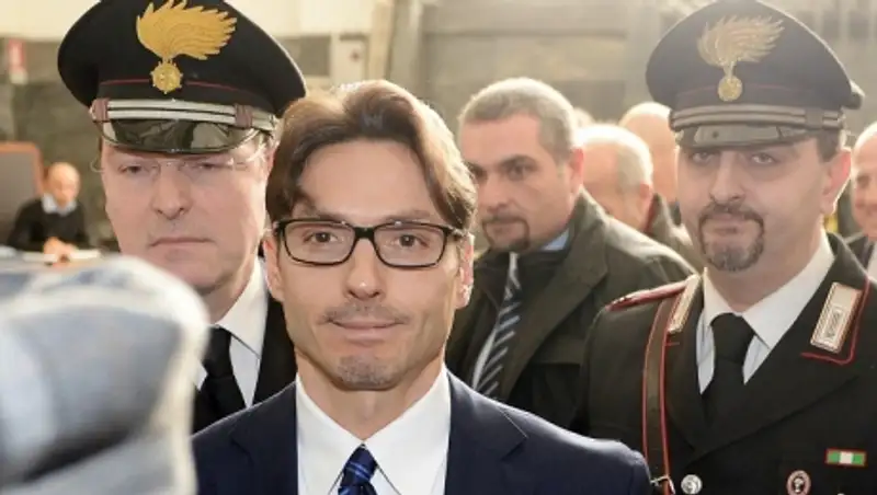 Cына Сильвио Берлускони суд приговорил к 1 году и 2 месяцам