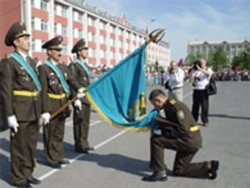 Внутренние войска Казахстана отмечают 20 лет со дня образования, фото - Новости Zakon.kz от 10.01.2012 16:07