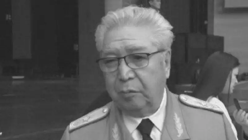 При падении самолета погиб председатель "Совета генералов", генерал-майор Рустем Кайдаров