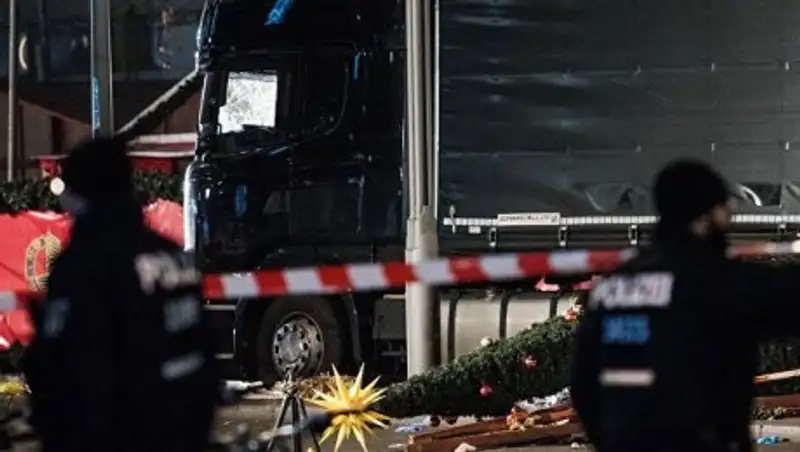 Обама предложил Меркель помощь в расследовании теракта в Берлине