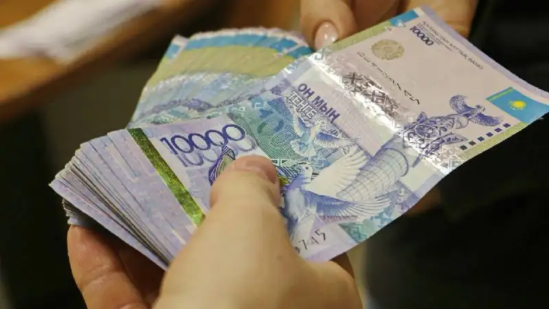 Высокопоставленного полицейского в Шымкенте подозревают в получении взяток