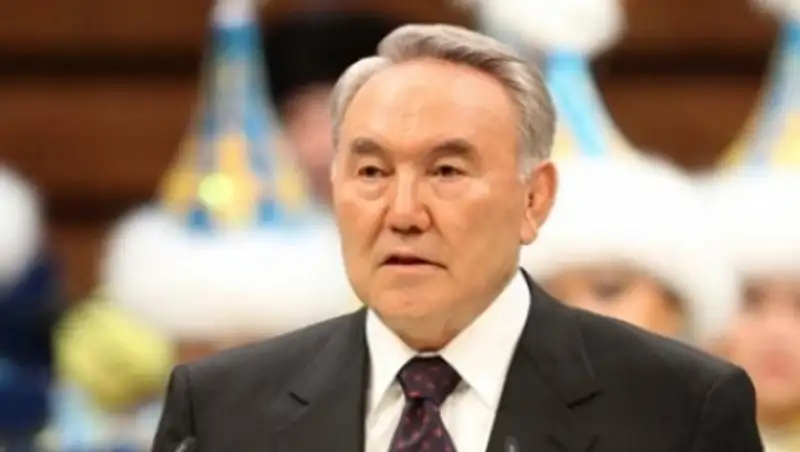 Президент Н&#1201;рс&#1201;лтан Назарбаев Алматыда&#1171;ы жа&#1187;а гипермаркетті аралады