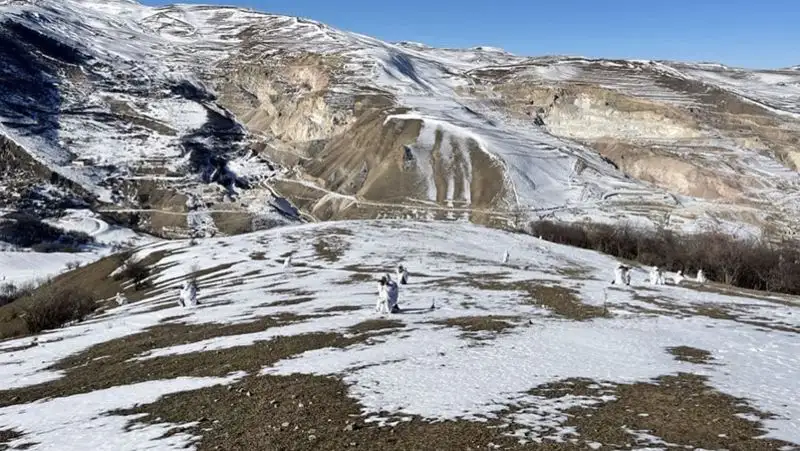 ВС Азербайджана вошли в зону ответственности российских миротворцев в Карабахе