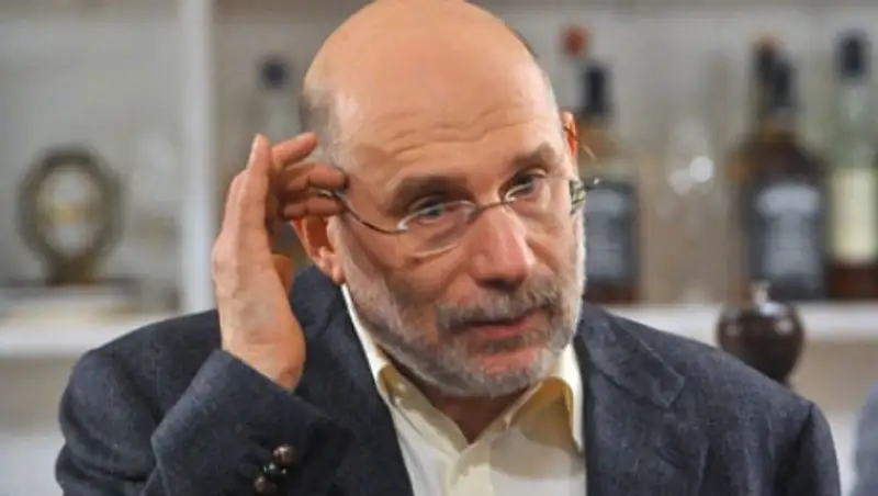 Акунин продал за 610 тысяч рублей имя персонажа нового романа