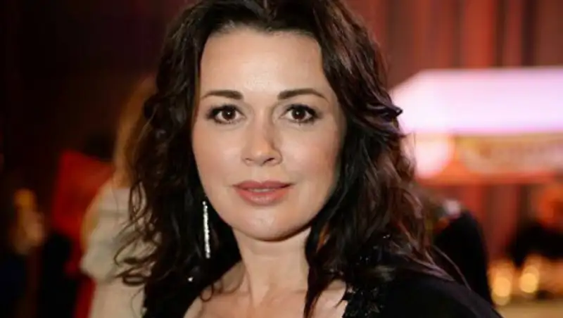 Анастасию Заворотнюк выписали из столичной больницы