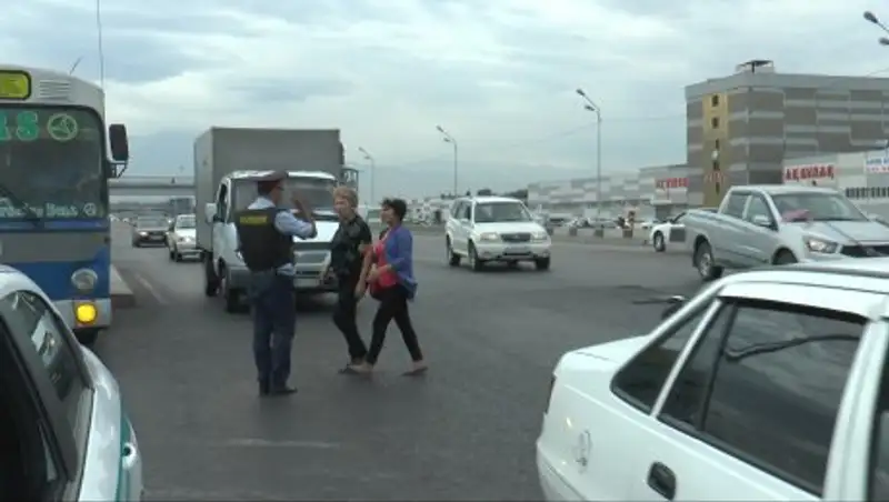 Под пристальное внимание алматинской полиции попали пешеходы-нарушители 