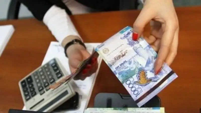 Почему в Казахстане процветает ломбардный бизнес